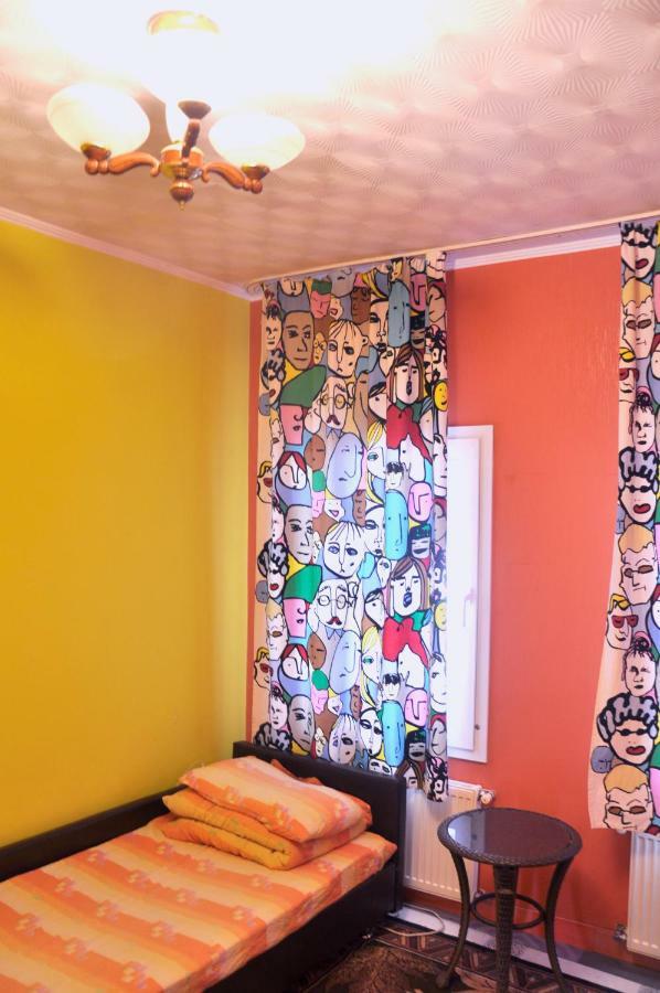Funky Mamaliga Hostel Chisinau Bagian luar foto