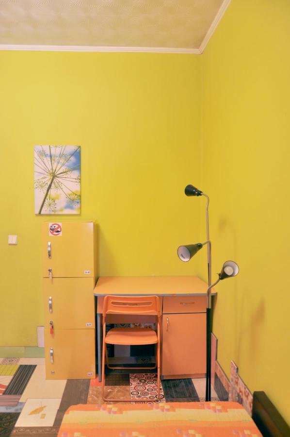 Funky Mamaliga Hostel Chisinau Bagian luar foto